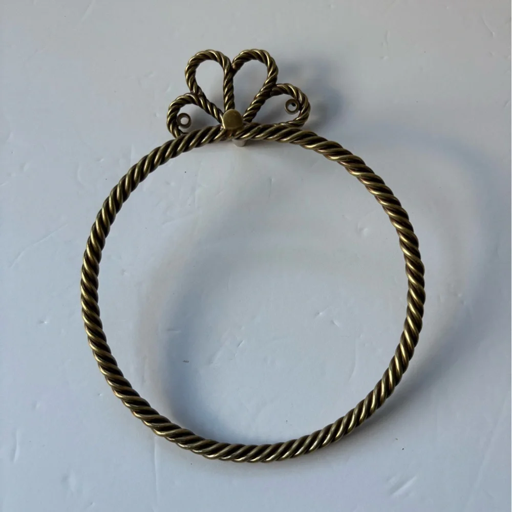 NWOT Anthropologie Francis Towel Ring
